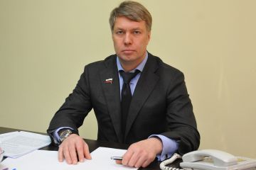 Сенатора Русских уличили в связях с госпожой  Сенатора Русских уличили в связях с госпожой