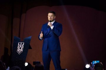 Будет прекрасно, если страна с вами попрощается: Билецкий поскандалил с Порошенко в студии Будет прекрасно, если страна с вами попрощается: Билецкий поскандалил с Порошенко в студии