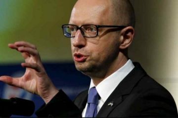 «За кулисами» у Майдана Яценюк ездил в Межигорье и просил у Януковича пост премьера – Портнов «За кулисами» у Майдана Яценюк ездил в Межигорье и просил у Януковича пост премьера – Портнов