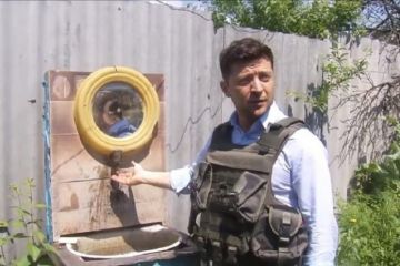 Зеленский воочию увидел — что такое «стандарты НАТО» по Порошенко Зеленский воочию увидел — что такое «стандарты НАТО» по Порошенко