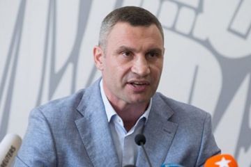 «Я очень дорогой». Кличко согласился на бой с посетителем ресторана за гонорар в $2 млн «Я очень дорогой». Кличко согласился на бой с посетителем ресторана за гонорар в $2 млн