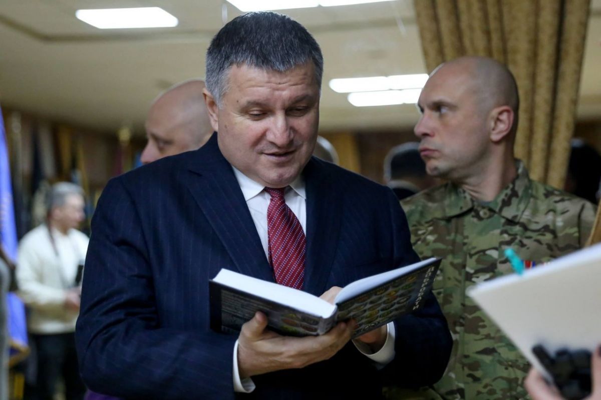 Арсен Аваков: Українці вийдуть з карантину не раніше 15-го травня Арсен Аваков: Українці вийдуть з карантину не раніше 15-го травня