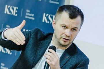 «Меня никогда не интересовала Украина, а интересовали парусный спорт и сальса». В сети появились скандальные тезисы министра экономики Милованова «Меня никогда не интересовала Украина, а интересовали парусный спорт и сальса». В сети появились скандальные тезисы министра экономики Милованова
