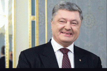 Порошенко “заткнул” мужчину, спросившего у него про повышение пенсий Порошенко “заткнул” мужчину, спросившего у него про повышение пенсий