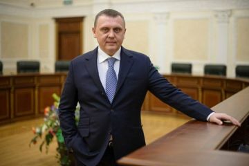 «Велика риба» Луценка Павло Гречківський знову подається до Вищої ради правосуддя «Велика риба» Луценка Павло Гречківський знову подається до Вищої ради правосуддя