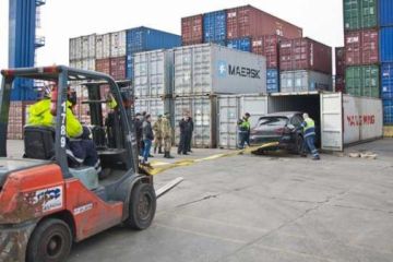 Журналісти розповіли про схеми контрабанди на Одеській митниці та назвали кураторів 	  	 	    			 	  	Журналісти розповіли про схеми контрабанди на Одеській митниці та назвали кураторів