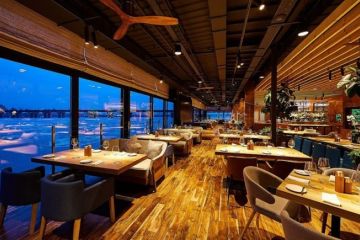 Появилось видео обстрела плавучего ресторана «Веранда на Днепре» в Киеве Появилось видео обстрела плавучего ресторана «Веранда на Днепре» в Киеве