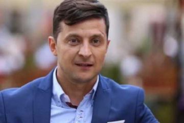 «Есть вопросы»: работники ЦИК брали автографы у кандидата в президенты 	  	 	    			 	  	«Есть вопросы»: работники ЦИК брали автографы у кандидата в президенты