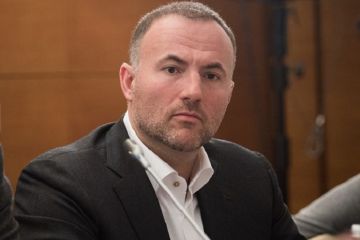 Месть «киевских» или бумеранг от «кемеровских». Почему в Мексике задержали олигарха Павла Фукса и соратника Яценюка Месть «киевских» или бумеранг от «кемеровских». Почему в Мексике задержали олигарха Павла Фукса и соратника Яценюка