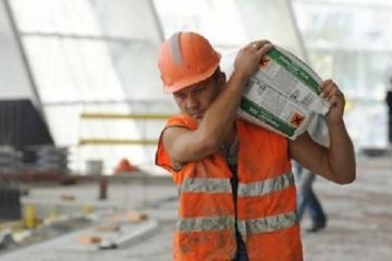 Есть ли совесть? Государство захотело обложить налогами заробитчан Есть ли совесть? Государство захотело обложить налогами заробитчан