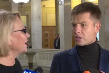 Закрийте, будь ласка, рот: нардепи Гончаренко і Кужель посварилися в кулуарах Ради Закрийте, будь ласка, рот: нардепи Гончаренко і Кужель посварилися в кулуарах Ради