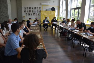 У Маріуполі правоохоронці, представники ЗМІ та громадськості обговорили питання порушення прав журналістів у регіоні У Маріуполі правоохоронці, представники ЗМІ та громадськості обговорили питання порушення прав журналістів у регіоні