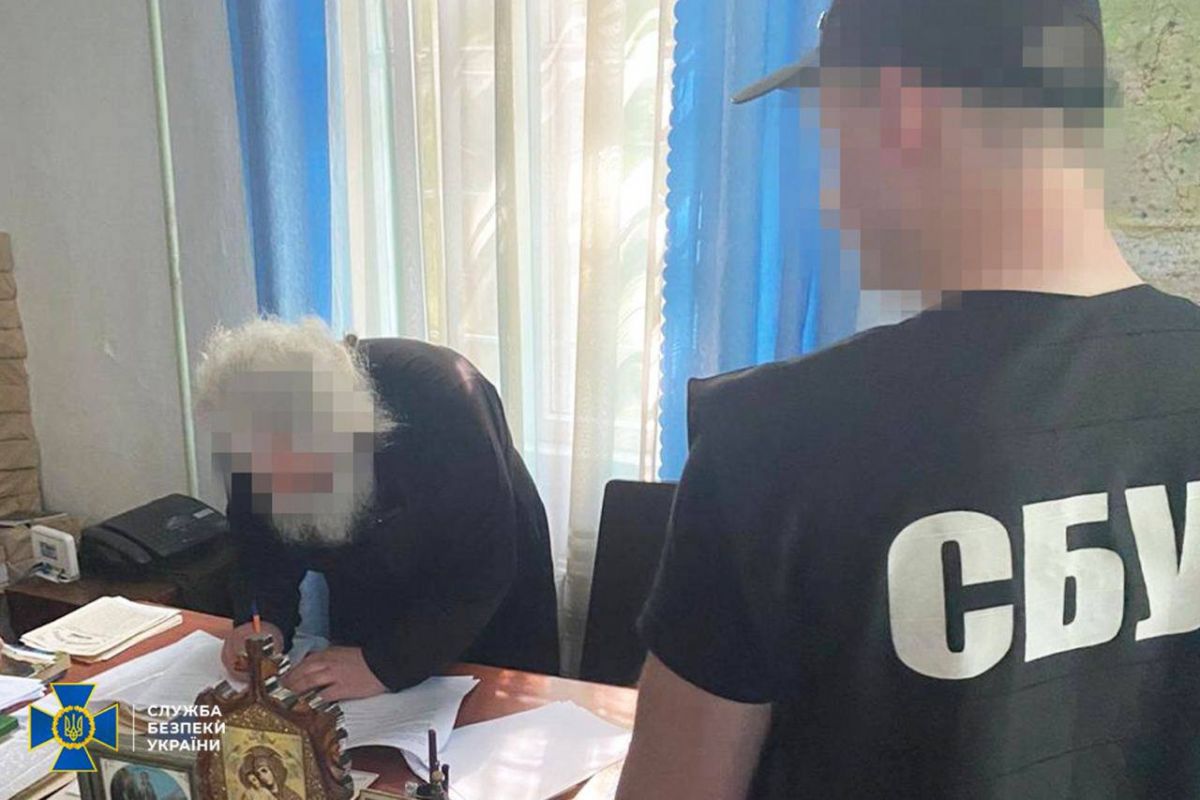 СБУ повідомила про підозру митрополиту і секретарю УПЦ (мп) з Житомирщини, які провокували релігійну ворожнечу СБУ повідомила про підозру митрополиту і секретарю УПЦ (мп) з Житомирщини, які провокували релігійну ворожнечу
