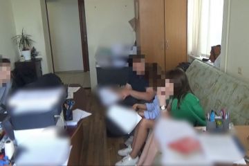 Незаконне переправлення осіб через держкордон за 5-7 тис. доларів США - на Київщині викрито організовану групу Незаконне переправлення осіб через держкордон за 5-7 тис. доларів США - на Київщині викрито організовану групу