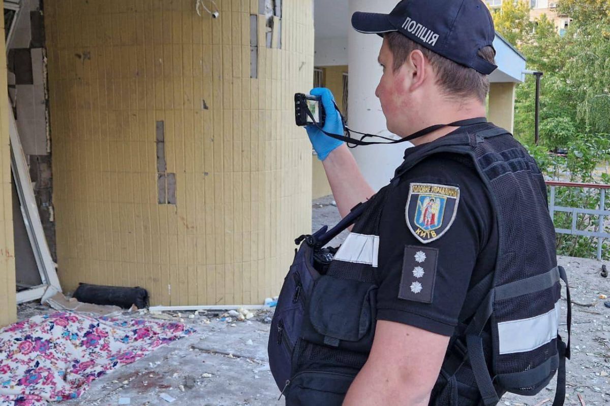 В поліції показали наслідки нічної атаки на столицю В поліції показали наслідки нічної атаки на столицю