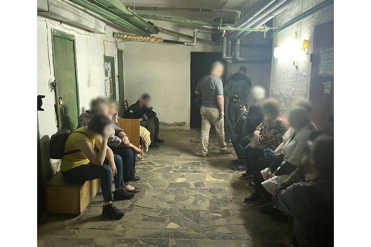 У столичній поліклініці, де не відкрили укриття під час повітряної тривоги, тривають слідчі дії У столичній поліклініці, де не відкрили укриття під час повітряної тривоги, тривають слідчі дії