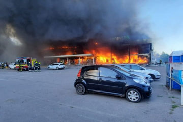 Менеджеры Новинского пытаются оправдаться по поводу большого количества жертв в кременчугском ТЦ “Амстор” Менеджеры Новинского пытаются оправдаться по поводу большого количества жертв в кременчугском ТЦ “Амстор”