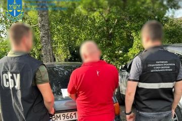 6000 доларів за ухилення від військової служби: на Полтавщині викрито посадовця РТЦК та СП 6000 доларів за ухилення від військової служби: на Полтавщині викрито посадовця РТЦК та СП