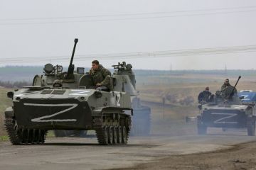 Рашисти звозять техніку до Мелітополя, повідомляє місцеве видання Рашисти звозять техніку до Мелітополя, повідомляє місцеве видання