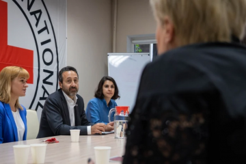 "Жінки зі сталі" запропонували Червоному Хресту об'єднати зусилля заради помічі військовополоненим "Жінки зі сталі" запропонували Червоному Хресту об'єднати зусилля заради помічі військовополоненим