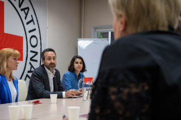 "Жінки зі сталі" запропонували Червоному Хресту об'єднати зусилля заради помічі військовополоненим "Жінки зі сталі" запропонували Червоному Хресту об'єднати зусилля заради помічі військовополоненим