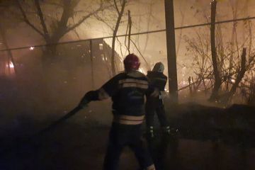 Рятувальники Дніпропетровщини надають допомогу в гасінні масштабних лісових пожеж у Луганській області Рятувальники Дніпропетровщини надають допомогу в гасінні масштабних лісових пожеж у Луганській області