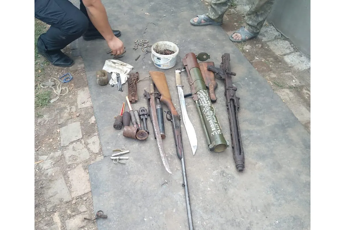 Мешканець Солонянського району зберігав у власному гаражі цілу «колекцію» зброї