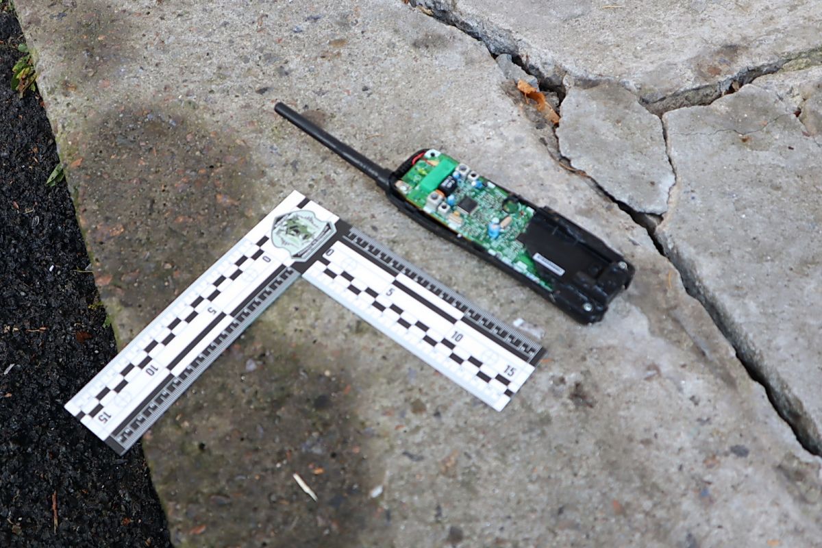 Охоронці Феміди Хмельниччини виявили поруч із судовою установою підозрілий предмет, ззовні схожий на вибухонебезпечний Охоронці Феміди Хмельниччини виявили поруч із судовою установою підозрілий предмет, ззовні схожий на вибухонебезпечний