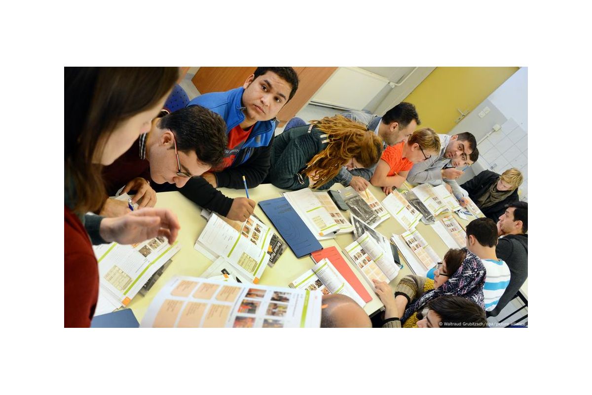 ФРН забороняє сирійським біженцям "поїздки-розвідки" додому ФРН забороняє сирійським біженцям "поїздки-розвідки" додому