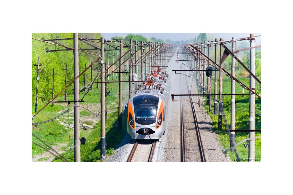 Газ, світло та 3000 км потягом. Зеленський анонсував "зимову підтримку" для українців Газ, світло та 3000 км потягом. Зеленський анонсував "зимову підтримку" для українців