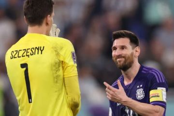 "Ймовірно, мене відсторонять": голкіпер Польщі уклав парі з Мессі на ЧС-2022 і тепер винен йому гроші "Ймовірно, мене відсторонять": голкіпер Польщі уклав парі з Мессі на ЧС-2022 і тепер винен йому гроші