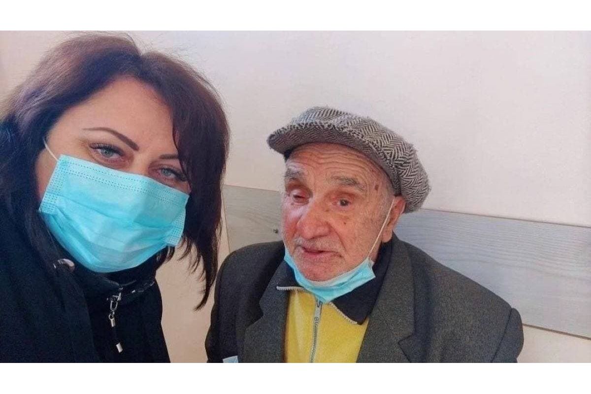 ⚡️На Буковині 82-річний дідусь перерахував українській армії 100 тисяч грн та 10 тисяч доларів. Всі свої заощадження❤️  Цю святу людину звуть Шевчук Микола Григорович  #stoprussia #StopRussianAggression  #RussiaInvadedUkraine  ⚡️На Буковині 82-річний дідусь перерахував українській армії 100 тисяч грн та 10 тисяч доларів. Всі свої заощадження❤️  Цю святу людину звуть Шевчук Микола Григорович  #stoprussia #StopRussianAggression  #RussiaInvadedUkraine