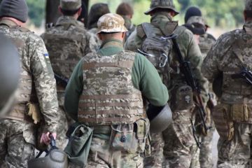 Всім охочим вступити до лав тероборони Києва: опубліковано перелік речей, які взяти в рюкзак Всім охочим вступити до лав тероборони Києва: опубліковано перелік речей, які взяти в рюкзак