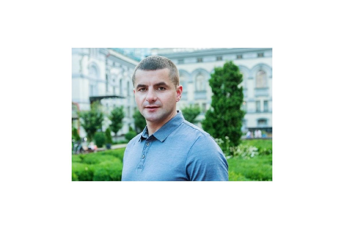 Василь Юращук запрошує приєднатися до його команди волонтерів та спостерігачів Василь Юращук запрошує приєднатися до його команди волонтерів та спостерігачів