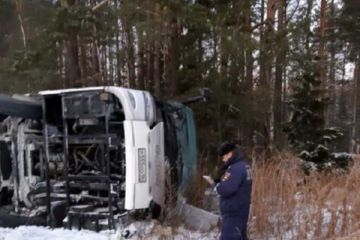В России разбился автобус с десятками фанатов известного рэпера, есть пострадавшие 	  	 	    			 	  	В России разбился автобус с десятками фанатов известного рэпера, есть пострадавшие