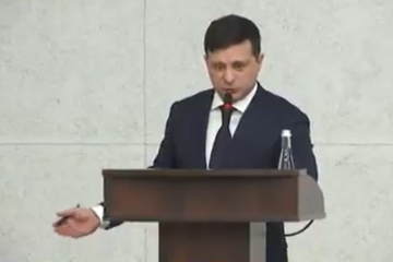 Поясніть хтось нашому наполєону що означає слово “корупція”, бо він палиться на увесь світ! Поясніть хтось нашому наполєону що означає слово “корупція”, бо він палиться на увесь світ!