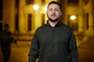 Зеленский лишил званий двух высокопоставленных сотрудников СБУ Зеленский лишил званий двух высокопоставленных сотрудников СБУ