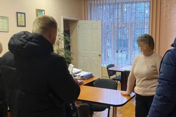 Посадовицю Голосіївської РДА судитимуть за розкрадання ₴1,3 млн. на закупівлях генераторів для навчальних закладів Посадовицю Голосіївської РДА судитимуть за розкрадання ₴1,3 млн. на закупівлях генераторів для навчальних закладів