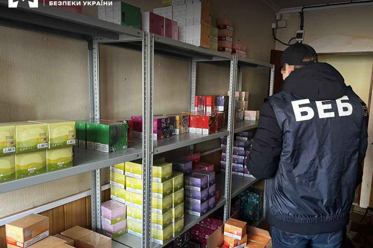 Скеровано до суду справу про незаконне постачання електронних цигарок Скеровано до суду справу про незаконне постачання електронних цигарок