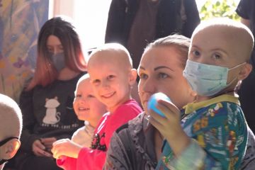 Петровський Олександр Володимирович: силами фонду «Солідарність» дитяча обласна лікарня отримала нові функціональні ліжка Петровський Олександр Володимирович: силами фонду «Солідарність» дитяча обласна лікарня отримала нові функціональні ліжка