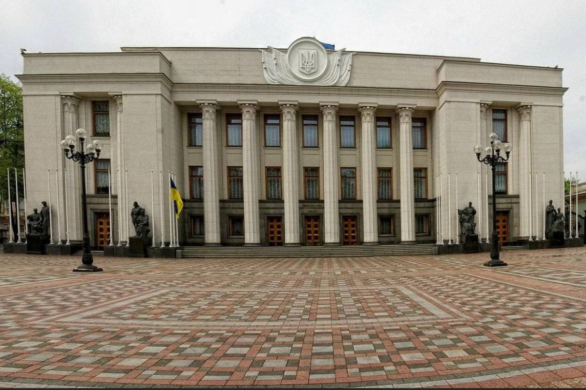 Заборонено продавати ліки дітям до 14 років