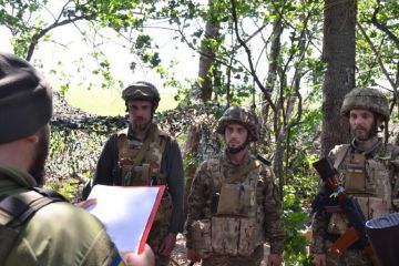 ПІДРОЗДІЛИ ТЕРИТОРІАЛЬОЇ ОБОРОНИ “ОБРОСТАЮТЬ М’ЯЗАМИ” ПІДРОЗДІЛИ ТЕРИТОРІАЛЬОЇ ОБОРОНИ “ОБРОСТАЮТЬ М’ЯЗАМИ”