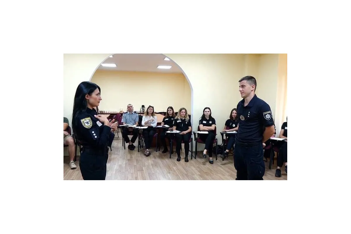 Почути, зрозуміти, допомогти – поліцейські Луганщини навчились жестовій мові