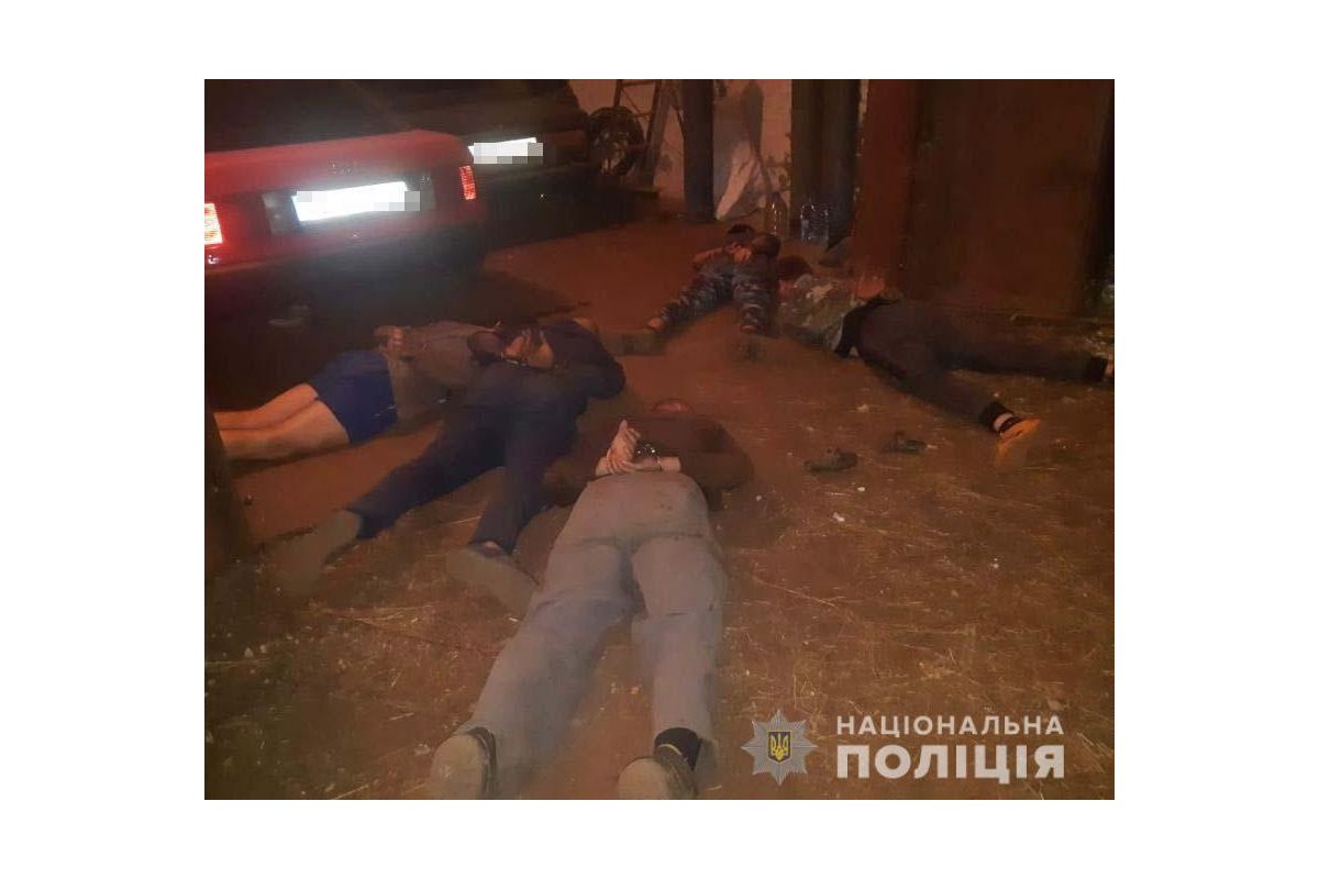 На криворізькому промисловому підприємстві затримано банду крадіїв На криворізькому промисловому підприємстві затримано банду крадіїв