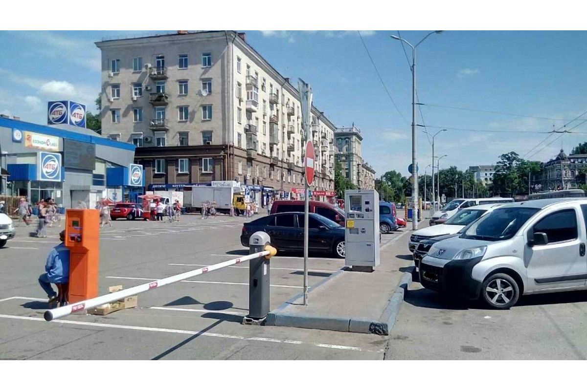 У Дніпрі зменшили вартість паркування У Дніпрі зменшили вартість паркування