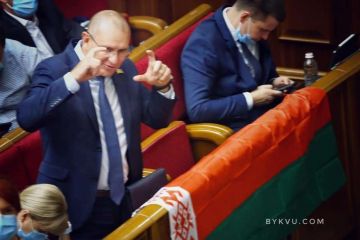 «Букви» повідомили, що «слуга народу» Шевченко погрожував їхньому фотокору «Букви» повідомили, що «слуга народу» Шевченко погрожував їхньому фотокору