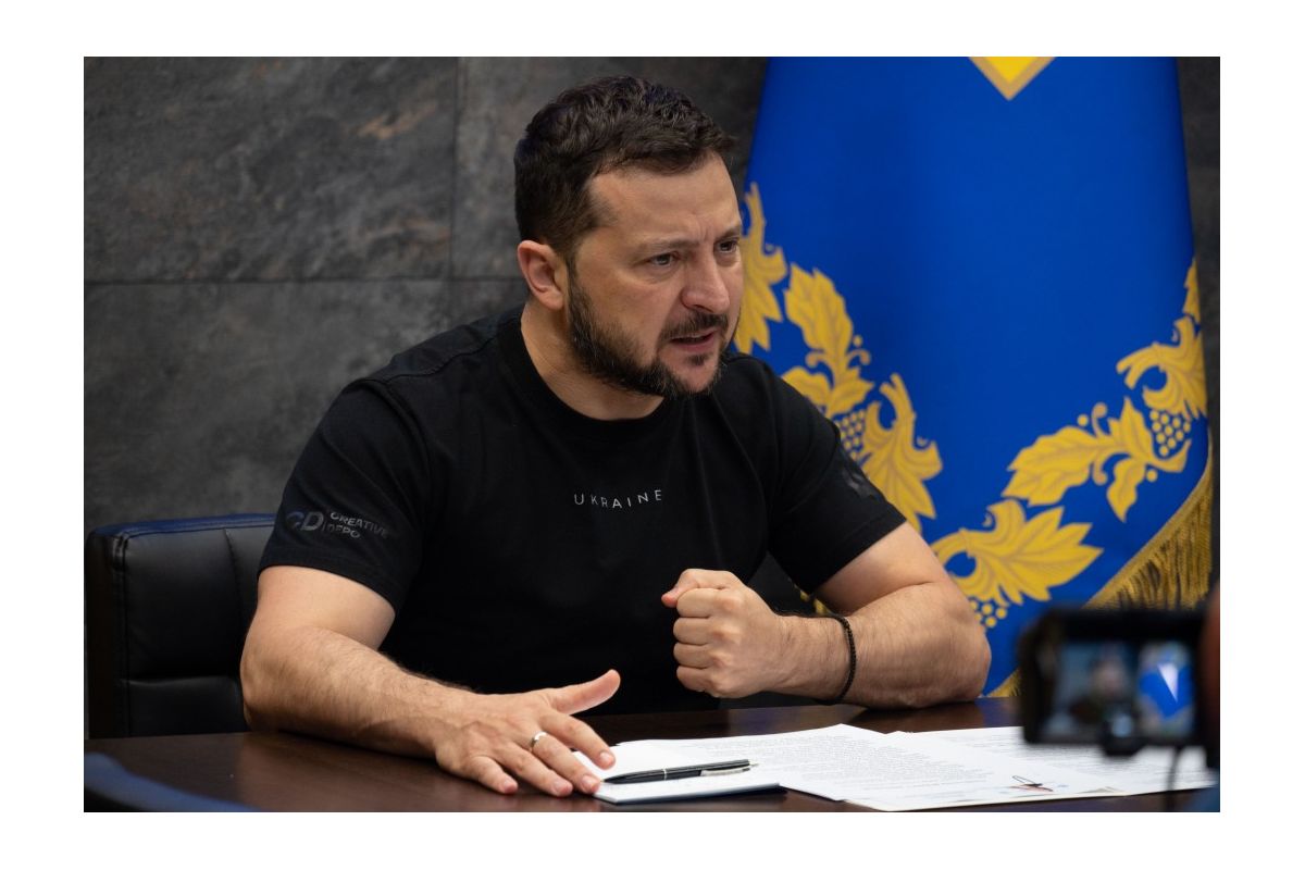 Володимир Зеленський: "Нещодавні подіїї у росії свідчать про слабкість володимира путіна" Володимир Зеленський: "Нещодавні подіїї у росії свідчать про слабкість володимира путіна"