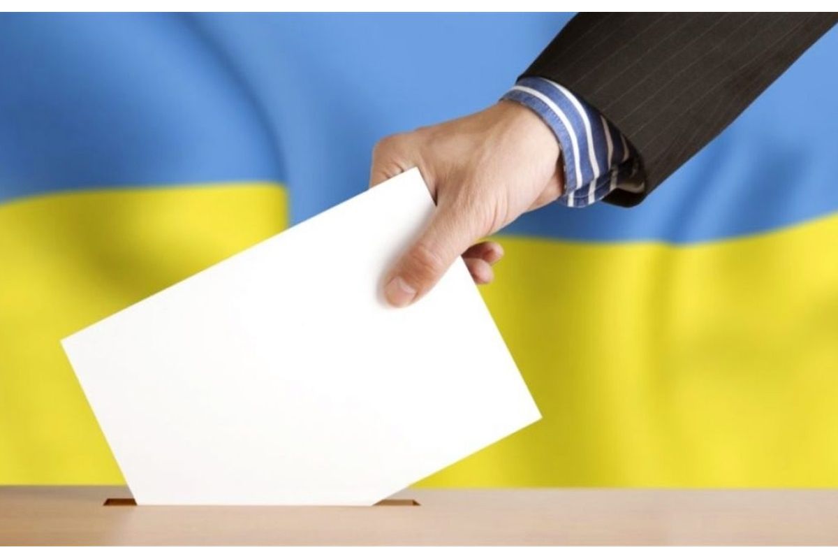 Перший з'їзд нової української партії "Національна Платформа" Перший з'їзд нової української партії "Національна Платформа"