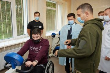 Глава государства призывает к созданию в Украине реабилитационных центров для участников боевых действий Глава государства призывает к созданию в Украине реабилитационных центров для участников боевых действий