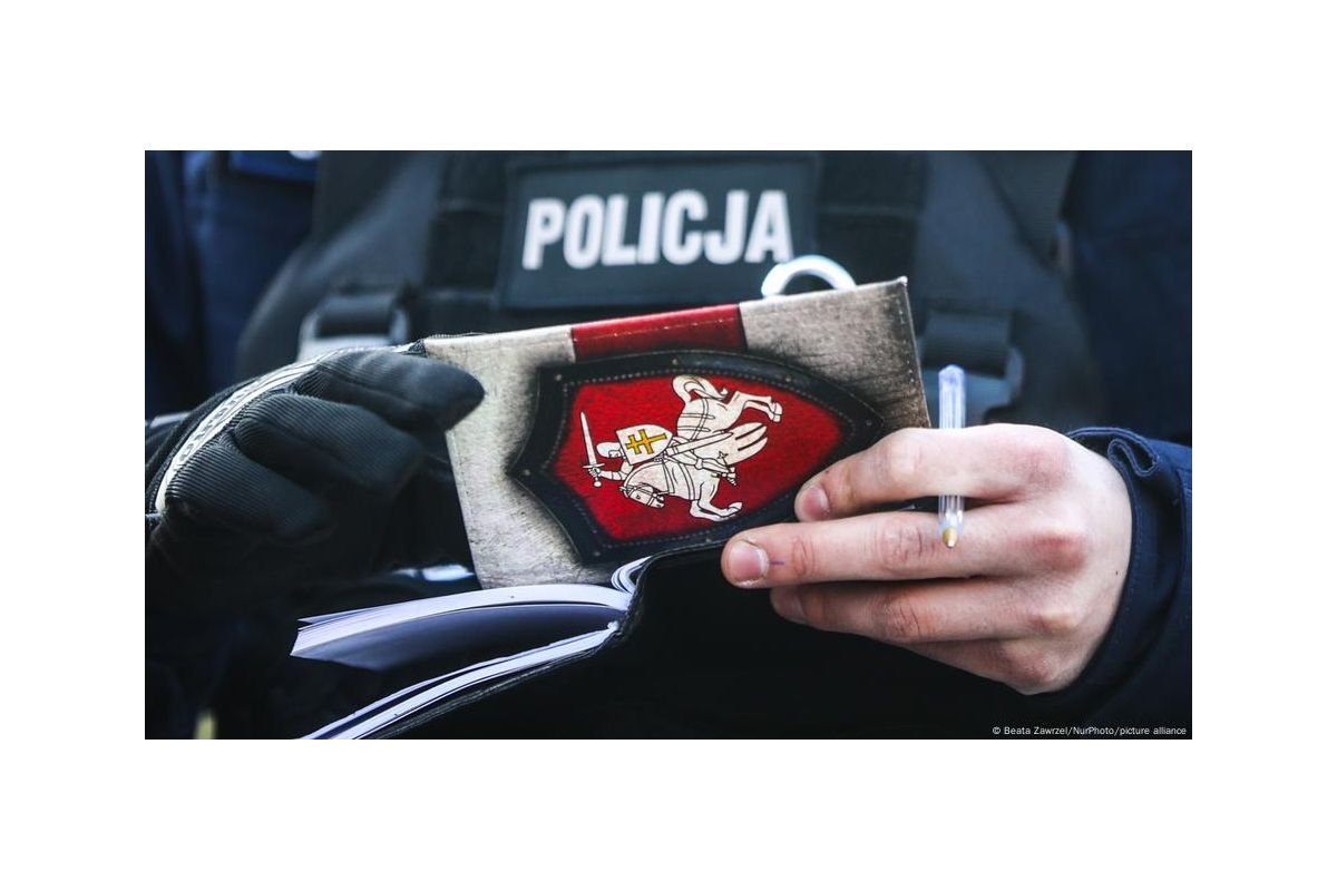 У Вроцлаві підлітки побили українця та намалювали йому нацистські символи на обличчі У Вроцлаві підлітки побили українця та намалювали йому нацистські символи на обличчі